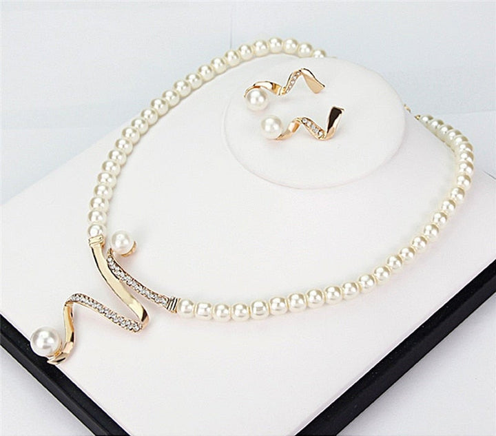 Pearl Necklace & Earrings Set