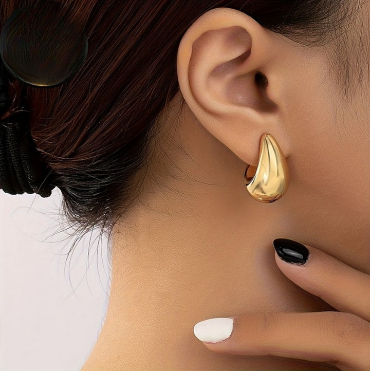 Carole™ – Timeless Elegant Teardrop Earrings
